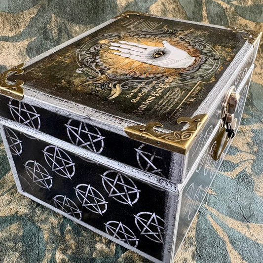 All seeing hand storage box